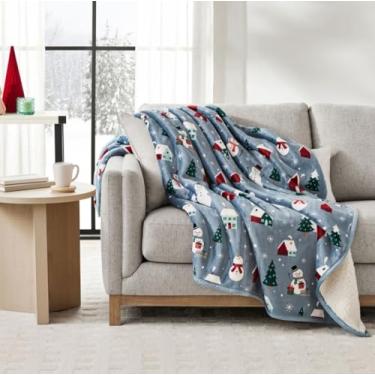 Imagem de Member's Mark Holiday Snowman Village Plush Throw, 60” x 70”,