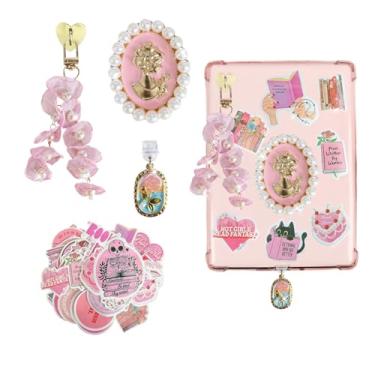 Imagem de DLDXGXNR Lindo conjunto de acessórios de berloques Kindle - pingente de plugue de poeira tipo C, suporte vintage, chaveiro sonhador e adesivos estéticos para Kindle Paperwhite 11/10 - Presente para