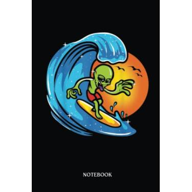 Imagem de Alien Notebook: Alien Surfer Dude Beach Surfboard Sunset Palm Summer | Alien Journal, Lined Journal Ufo, Ufo Journal, Lined Journal Alien, Size 6 X 9", 120 Pages.