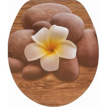 Imagem de Assento Sanitário Oval Almofadado Universal com Estampas - Tampa de Vaso Higiênico Ajustável para Banheiro Resistente e Confortável (Flor Branca)