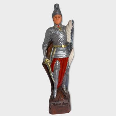 Imagem de Escultura Joana DArc Vermelha em Resina 21 cm
