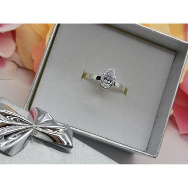 Imagem de Anel Solitário com Zircônia em Formato de Gota - Semi Joia