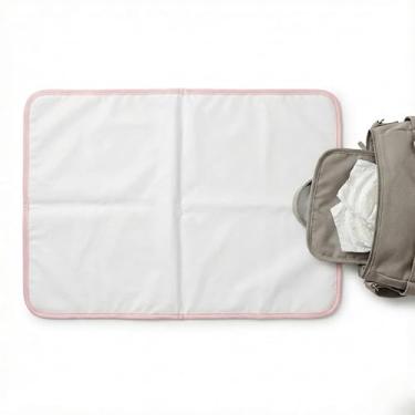 Imagem de 1 Trocador Portátil 70x50 Bebê Absorvente Impermeável Multiuso - Branco com Rosa | LUMI