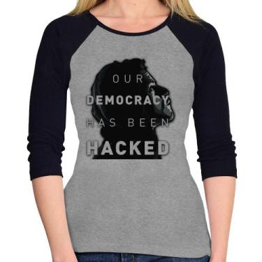 Imagem de Baby Look Raglan Our Democracy Has Been Hacked Manga 3/4 - Foca na Mod