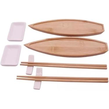 Imagem de Kit para Sushi Barco em Bambu, 8 Peças, 2 Pratos Barco Ovais Bambu, 2 Pares de Hashi, 2 Suportes Ceramica para Hashi, 2 Molheira Shoyu de Ceramica Premium Oriental