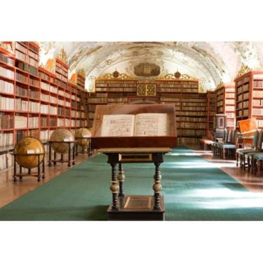 Imagem de Vie Savaran Estante de livros de 3 x 2 m, biblioteca, estante de madeira, murais, esculturas, globo vintage, interior, fotografia, fundo, festa, estudantes, adultos, retratos artísticos, estúdio