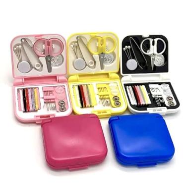 Imagem de 1 conjunto de kit de costura portátil mini caixa de costura dobrável organizador compacto com tesouras, agulhas, linha para viagem, conserto doméstico, amarelo