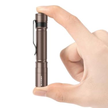 Imagem de EUARDER Lanterna pequena, mini lanterna, caneta de bolso super brilhante, 3 modos, lanterna de LED ultra compacta e potente de alto lúmen com clipe para acampamento, ao ar livre, emergência