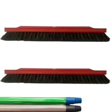 Imagem de 2 VASSOURAS PELO NATURAL 60CM COM CABO