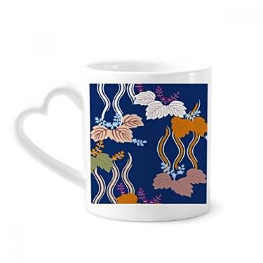 Imagem de Caneca de café de cerâmica com pintura de folhas de cultura japonesa copo de coração de vidro