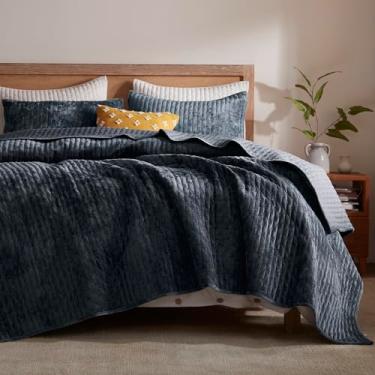 Imagem de LEAONME Colcha de veludo California King Size 297 x 266 cm, conjunto de edredom leve de veludo azul marinho com 2 fronhas combinando, colcha de cama de ponto cruz macio, conjunto de cama king grande