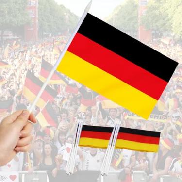 Imagem de Mini bandeira da Alemanha pacote com 12 - Bandeiras alemãs pequenas em miniatura de mão - Resistente ao desbotamento e cores vivas - 12 x 20 cm com mastro sólido e topo de lança