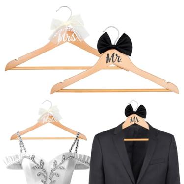 Imagem de DJAPWPX Pacote com 4 cabides de madeira para noivos, presente de casamento, conjunto de cabides de vestido de casamento com pérola de gravata borboleta, cabide de noiva para noivo (A)