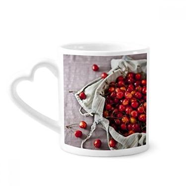 Imagem de Caneca de fotografia de cereja frutas vermelhas temperadas caneca de café cerâmica copo de coração de vidro