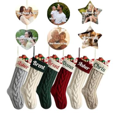 Imagem de Pacote de decoração de Natal personalizado de 12 peças – 6 meias personalizadas e 6 enfeites de fotos para família, decoração de lareira e presente de Natal
