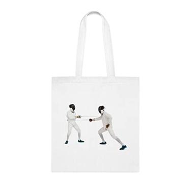 Imagem de Imagem composta do homem usando terno de esgrima praticando com bolsa de espada, presente divertido, bolsa de ombro, bolsas reutilizáveis, cesta de Natal de aniversário, ideia de presente, Branco