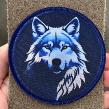 Imagem de Patch de moral de lobo azul, adesivos de gancho e laço de lobo, aplique de animal engraçado de moral militar tático para mochilas, chapéus de caminhoneiro, lancheiras, coletes, jaquetas