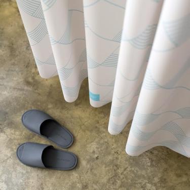 Imagem de onesevennine Cortina de chuveiro de designer coreana – Sem costura, resistente à água (180 cm L x 208 cm C) Tecido azul – Inclui 12 ganchos de plástico para fácil configuração