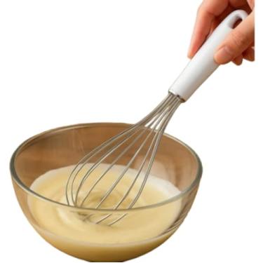 Imagem de Batedor Manual de Claras em Aço Inox, Cabo Branco Ergonômico, 27,5cm, Fouet Profissional para Cozinha, Massa e Molhos, 90g