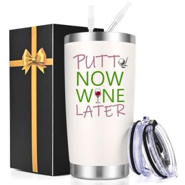 Imagem de Qtencas Presentes de golfe para mulheres, tacos de golfe femininos, Putt Now Wine Later copo de viagem isolado de 590 ml, caneca de golfistas femininas, presentes de aniversário de Natal para mulheres