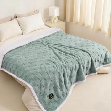 Imagem de Luciphia Cobertor impermeável para cães grandes, lavável, macio, de lã de ovelha, cobertor de gato com jacquard 3D, confortável, calmante, reversível, protetor de sofá, proteção de móveis, verde e