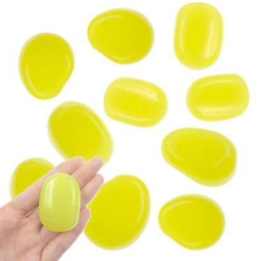 Imagem de QTTLLI 10 peças pedras grandes que brilham no escuro pedras decorativas de 4,3 cm para caminho, jardim, passarela, quintal, aquário de peixes, amarelo