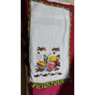 Imagem de Pano de prato estampado com bico crochê. (VERDE) Tecido resistente e absorvente para uso pesado no dia a dia.