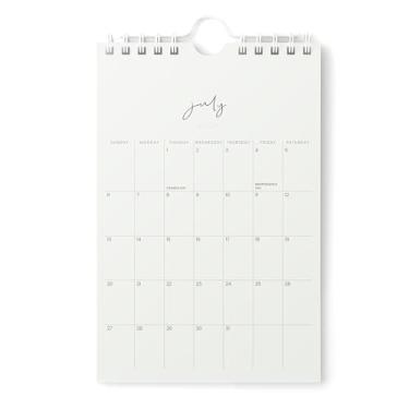 Imagem de Karto Mini calendário de parede 2025-2026 - vertical 15 x 23 cm de julho de 2025 a dezembro de 2026 - pequeno, versátil e fácil de planejar com o calendário mensal de mesa estética - bege cursivo