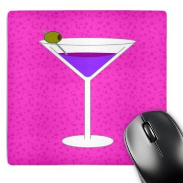 Imagem de Mouse pad com acabamento fosco rosa 3D "Martini roxo brilhante em vidro com fundo verde-oliva - 20,32 x 20,32 cm - mp_57114_1