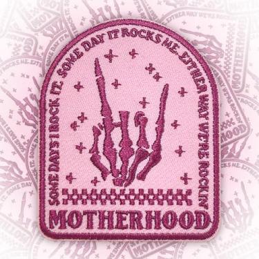Imagem de Motherhood Some Days I Rock it Patch 7,6 cm Esqueleto Xadrez Engraçado Presentes de Dia das Mães Passar a Ferro On/Costurar Tecido Bordado Adesivos para Caminhoneiro Chapéus Roupas Mochila Acessórios