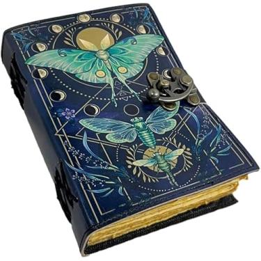 Imagem de ARTISTRY ARTS Livro de feitiços e sombras diário com fecho de cadeado vintage feito à mão de couro Luna Moths e Morpho borboleta impressão diário oração pagã bruxaria suprimentos Wiccan decoração