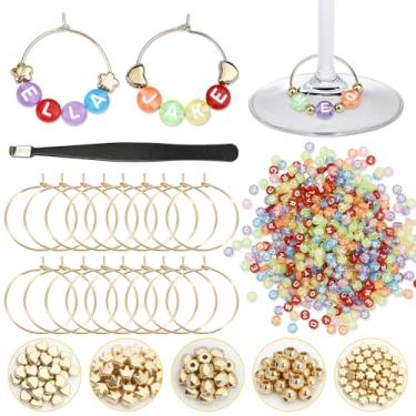 Imagem de Galaton Conjunto de 50 pingentes de taça de vinho faça você mesmo, 500 contas de letras, 300 pingentes de contas de ouro, 50 anéis, 1 pinça para taças de caule, etiquetas personalizadas para decoração