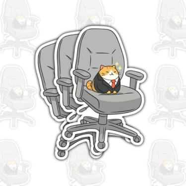 Imagem de Adesivo de gato chefe de 3 peças – Gato de escritório engraçado sentado na cadeira decalque de vinil à prova d'água para laptop, garrafa de água, caderno, mesa de trabalho, presente para colegas de