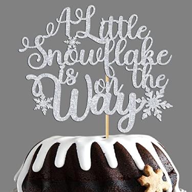 Imagem de Topo de bolo A Little Snowflake is On The Way, decorações de chá de bebê Winter Wonderland para meninos e meninas, suprimentos de decoração de festa de revelação de gênero de inverno, glitter prata