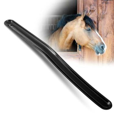 Imagem de Jeffers Raspador de suor de plástico curvado equino para cavalos, cabras, pôneis – Ferramenta de limpeza de 45,7 cm para banho, suor, remoção de água – Suprimentos agrícolas e estáveis, cores sortidas