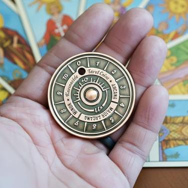 Imagem de Spin to Stop Tarot Coin for Divination Readings, Spiritual Decision Tool, Fortune Telling Spinner, Meditation Guidance Token, Witchcraft Ritual Accessory (Antique Copper)