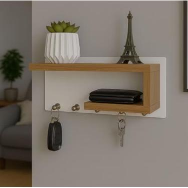Imagem de Prateleira de Parede Moderna com Ganchos, Branco e Madeira, Organizador de Chaves e Decoração