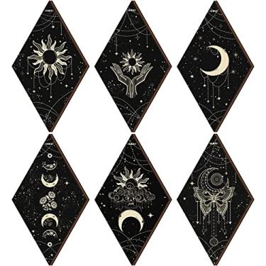 Imagem de Qunclay 6 peças de decoração de parede fase da lua preto dourado fases do sol borboleta bruxa arte de parede gótica 11,8 x 6,7 polegadas rústica boho celestial placa de madeira suspensa para quarto
