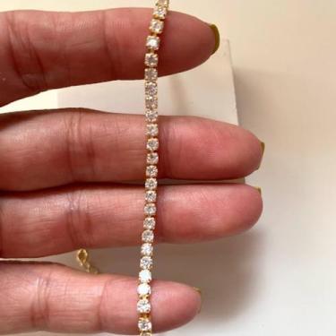 Imagem de Pulseira Elegante Cravejada com Zircônias  Semijoia Feminina com Prese