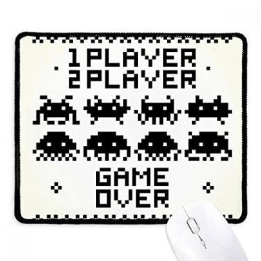 Imagem de Mousepad de borracha para jogos Game Over Little Monster Pixel com bordas costuradas