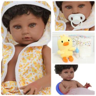 Imagem de Boneco Reborn Cabelo Cacheado Saída de Banho Patinho Fofo - Cegonha Re