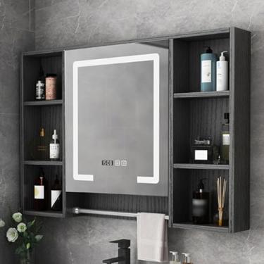 Imagem de Armário de medicamentos de madeira maciça com luz LED e espelho anti-embaçamento, armazenamento de banheiro montado na parede, armário inteligente com rack aberto e barra de toalha, exibição de tempo