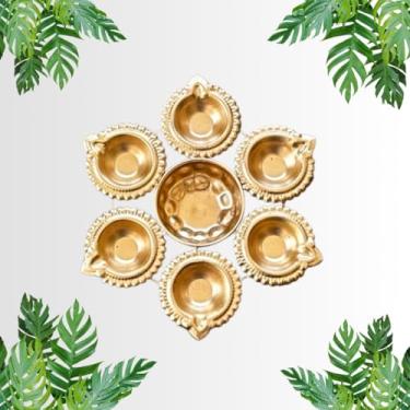 Imagem de URLI de metal tradicional, tigela decorativa elegante para decoração doméstica e festiva