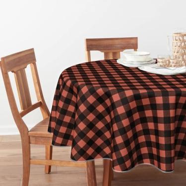 Imagem de Toalha de mesa xadrez laranja preta búfalo 147 × 147 cm capa de mesa redonda de poliéster lavável para festa de casamento, piquenique, banquete, jantar, decoração