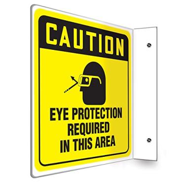 Imagem de ACCUFORM Placa de projeção 90D SIGNS PSP471, legenda "CAUTION EYE PROTECTION REQUIRED IN THIS AREA" com gráfico, painel de 20 x 20 cm, plástico de alto impacto de 0,25 cm de espessura, furos de