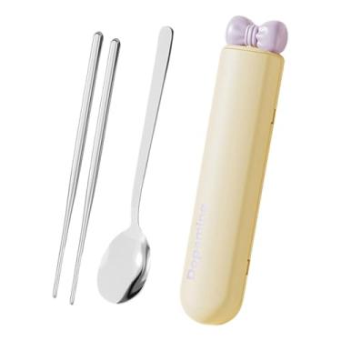 Imagem de Bothyi Conjunto de colheres e pauzinhos para viagem, kit de talheres de aço inoxidável 304, conjunto de talheres portátil para restaurante e casa, Amarelo 3 Peças