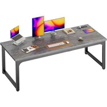 Imagem de Huuger Mesa de 160 x 61 cm com tomadas elétricas e USB-C, desktop mais profundo e mais espesso, tubos de metal robustos, mesa de computador, mesa de escritório resistente, mesa de jogos de trabalho