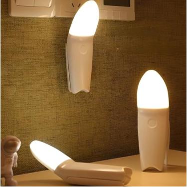 Imagem de Abajur Portátil de Cabeceira LED Touch Dimerizável - Luz Amarela, Dimmer Touch, USB-C, Magnética com Fixação Ímã/Fita 3M Inclusos para Quarto do Bebê, Leitura, Descanso Ocular e Lanterna