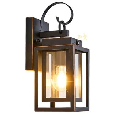 Imagem de SCNYCUL Luminária de parede externa com sensor de movimento atualizado, lâmpadas de ônibus do crepúsculo ao amanhecer, arandelas de parede externas com vidro transparente, lanterna de montagem externa