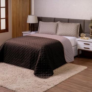 Imagem de Kit Cobre Leito Casal Queen 4 Peças Dupla Face – Colcha Matelada Reversível + 2 Porta-Travesseiros + Lençol – Enxoval Elegante, Prático e Confortável (Marrom/Bege)